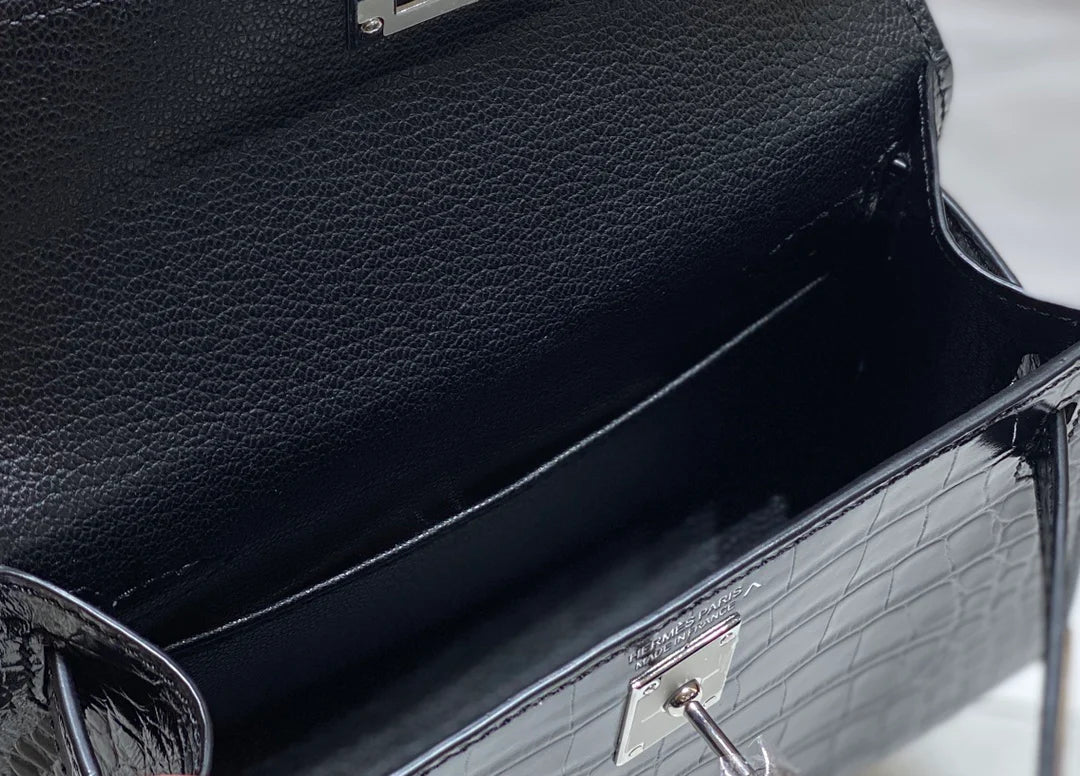 Mini 19 Black Croco Lookalike In Cowhide Leather