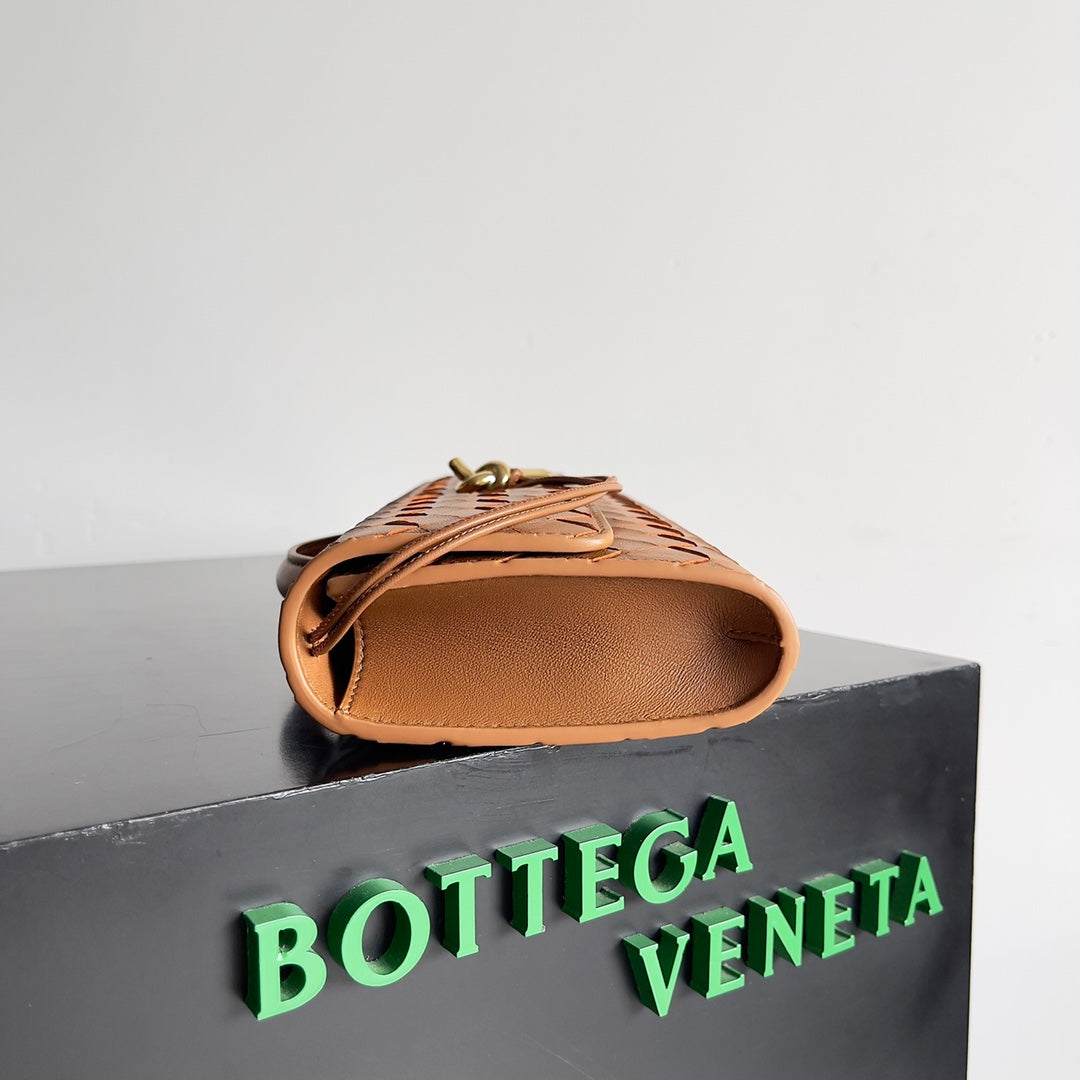 Andiamo Leather Clutch